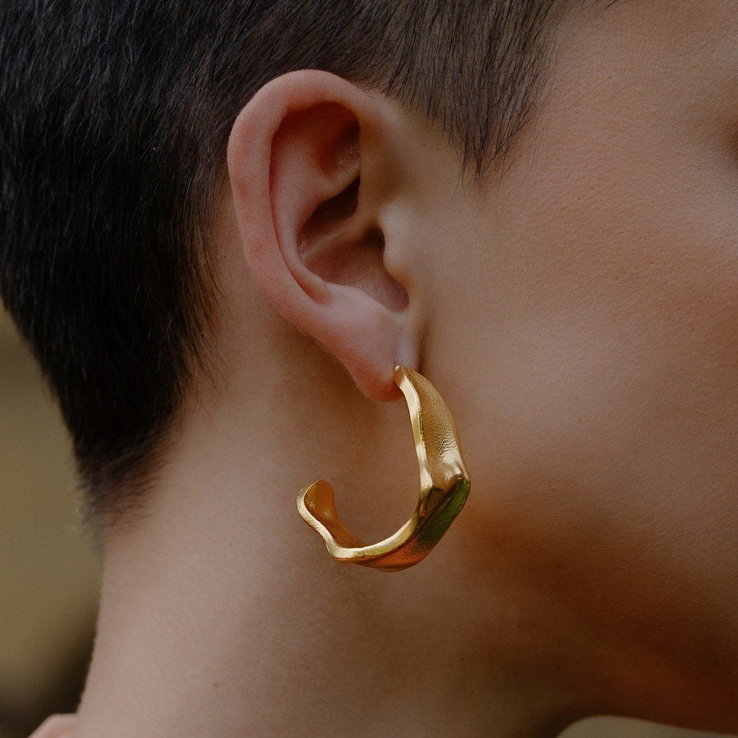Gilded Crimped Hoops (Gold)