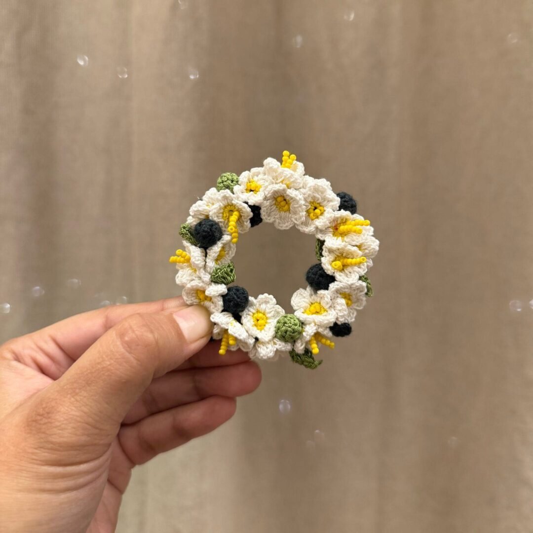 Safed Gul Brooch