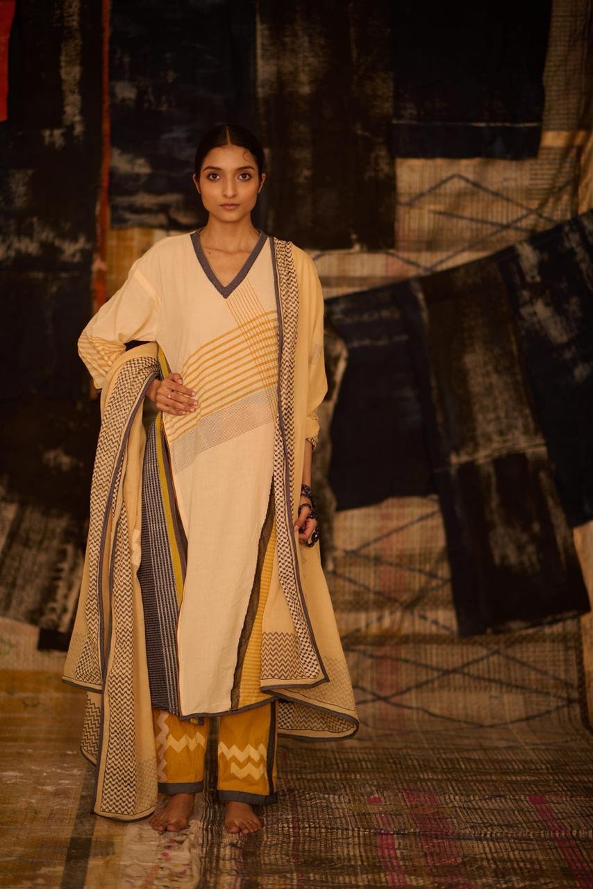Off-White Drift Kurta Set Set