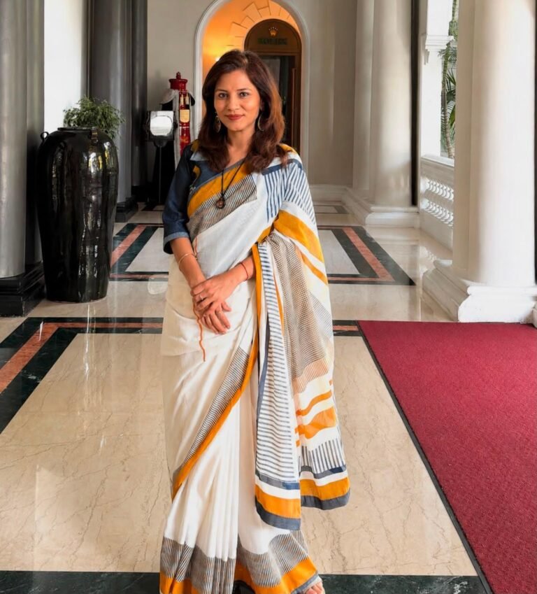 Alignment Saree
